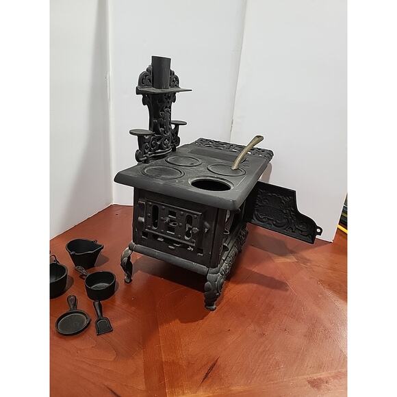 Vintage Royal Kenton Salesman Sample Child Cast Iron Stove - Picture 8 of 16